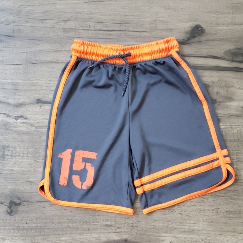 The Children's Place boys athletic shorts 5-6 S